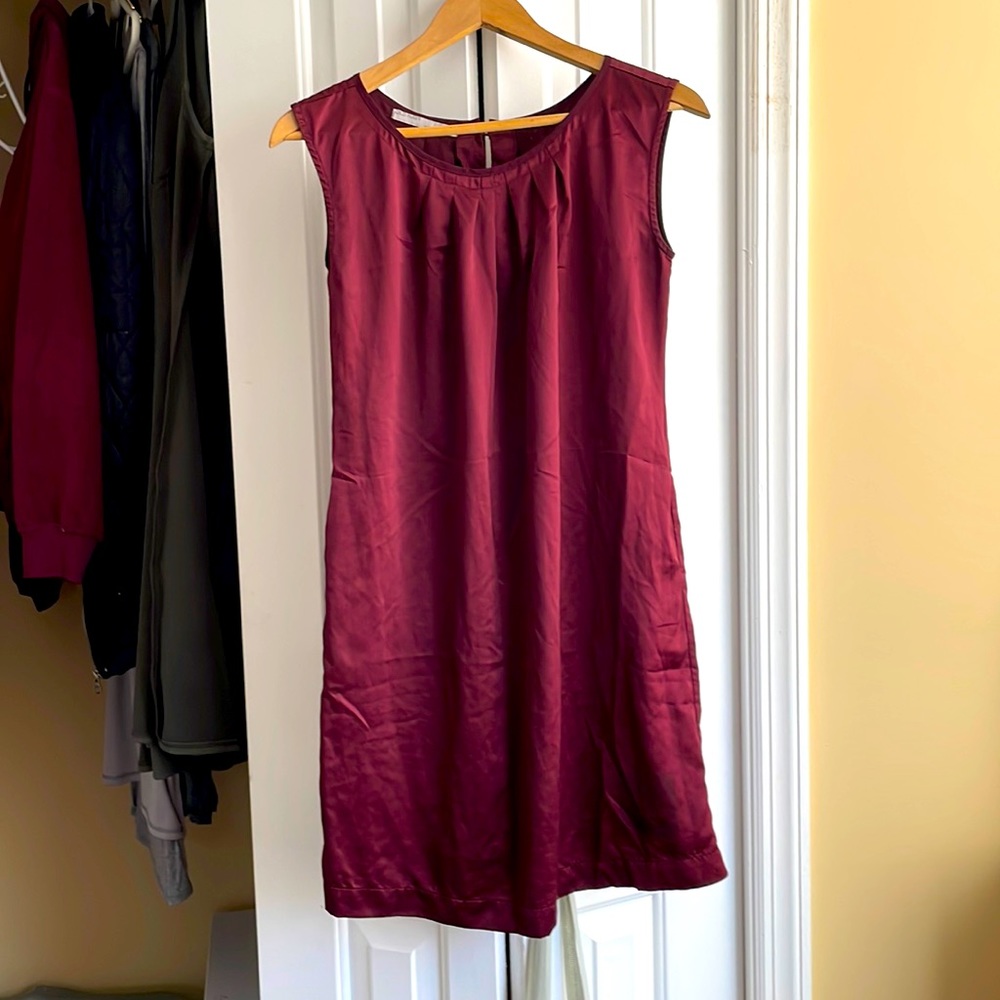 Old Navy burgundy used satin dress size small